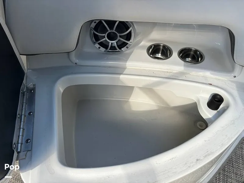 Slide: The Image of Crownline Boats E255 2022 - 14789404