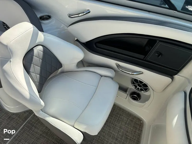 Slide: The Image of Crownline Boats E255 2022 - 14789407