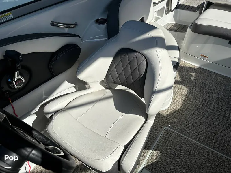 Slide: The Image of Crownline Boats E255 2022 - 14789418