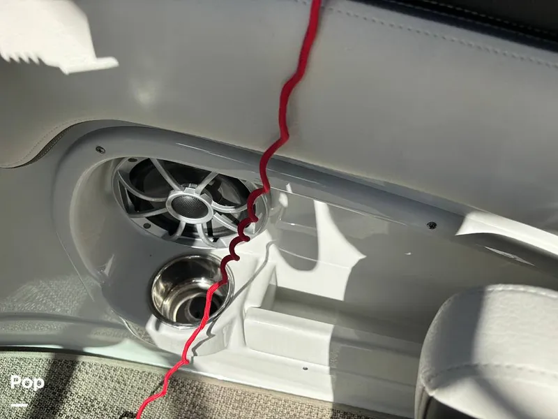 Slide: The Image of Crownline Boats E255 2022 - 14789420