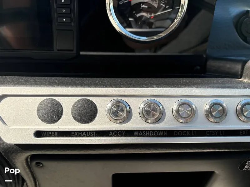 Slide: The Image of Crownline Boats E255 2022 - 14789425