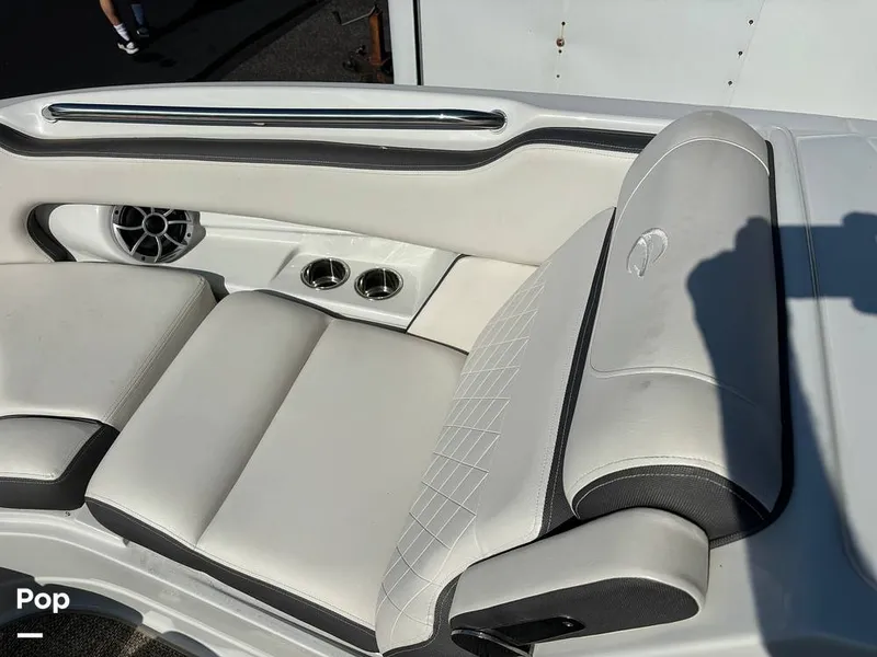 Slide: The Image of Crownline Boats E255 2022 - 14789440