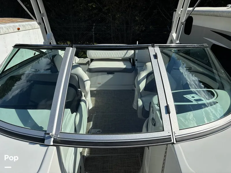 Slide: The Image of Crownline Boats E255 2022 - 14789448