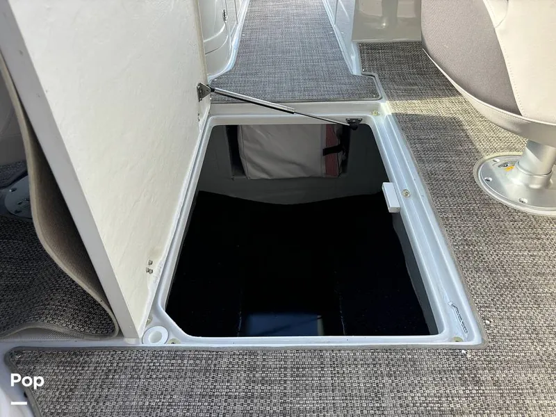 Slide: The Image of Crownline Boats E255 2022 - 14789456