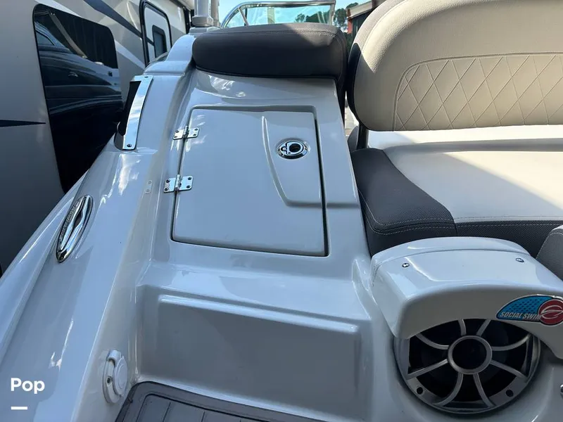 Slide: The Image of Crownline Boats E255 2022 - 14789387