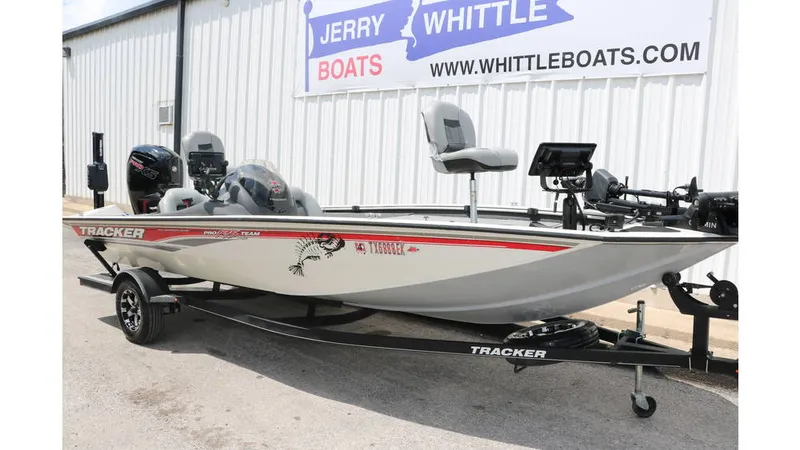 Slide: The Image of Tracker Boats Pro 195 Team Txw 2018 - 10