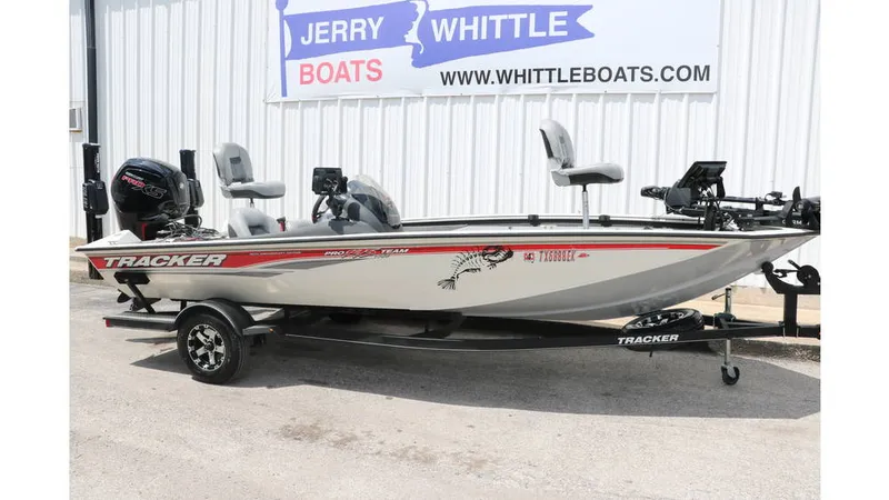 Slide: The Image of Tracker Boats Pro 195 Team Txw 2018 - 11