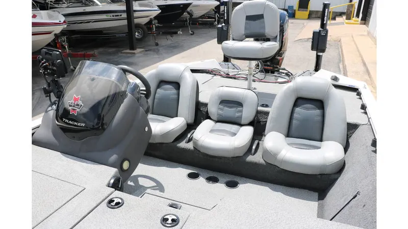 Slide: The Image of Tracker Boats Pro 195 Team Txw 2018 - 23
