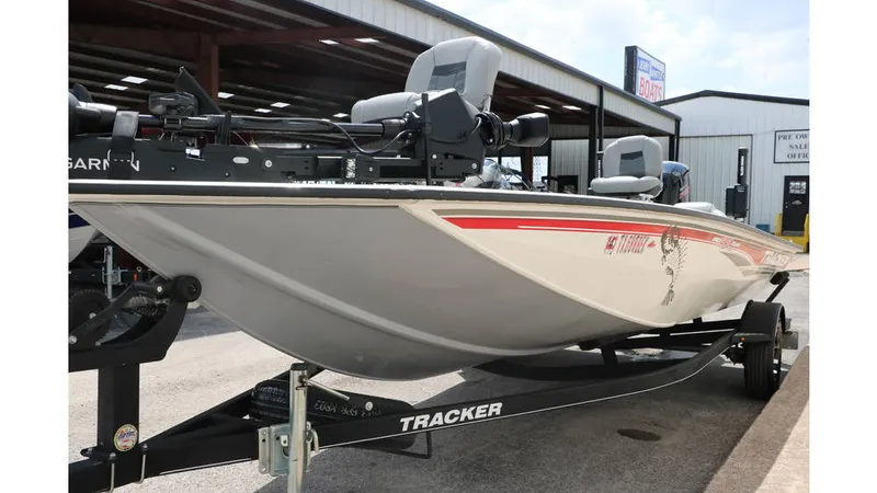 Slide: The Image of Tracker Boats Pro 195 Team Txw 2018 - 6
