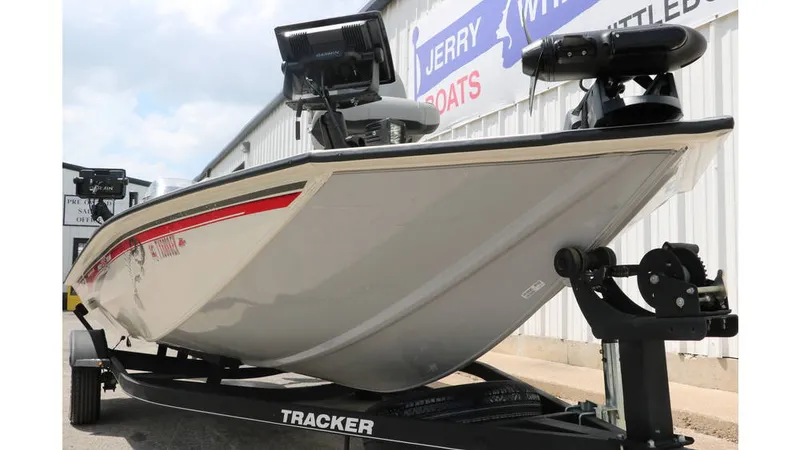 Slide: The Image of Tracker Boats Pro 195 Team Txw 2018 - 8