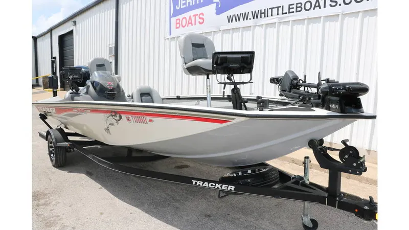 Slide: The Image of Tracker Boats Pro 195 Team Txw 2018 - 9