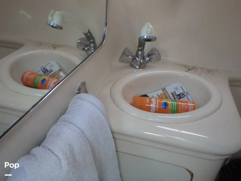 Slide: The Image of Bathroom Sink - 14616587