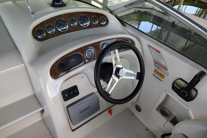 Slide: The Image of Sea Ray 240 Sundancer 2000 - 13