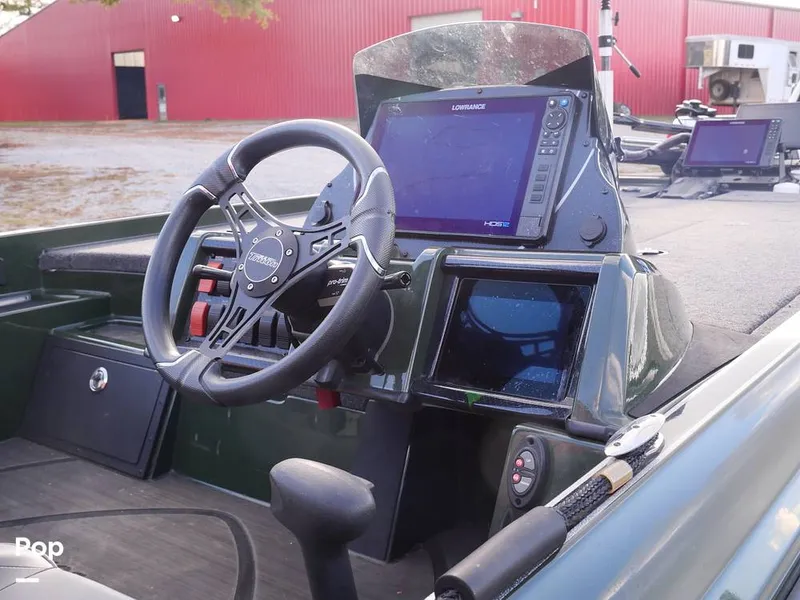 Slide: The Image of Triton 20 XP 2024 - 14924946