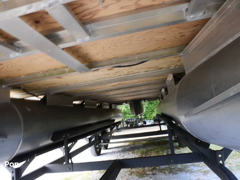 Slide: The Image of Sun Tracker Party Barge 22 DLX 2020 - 14663232