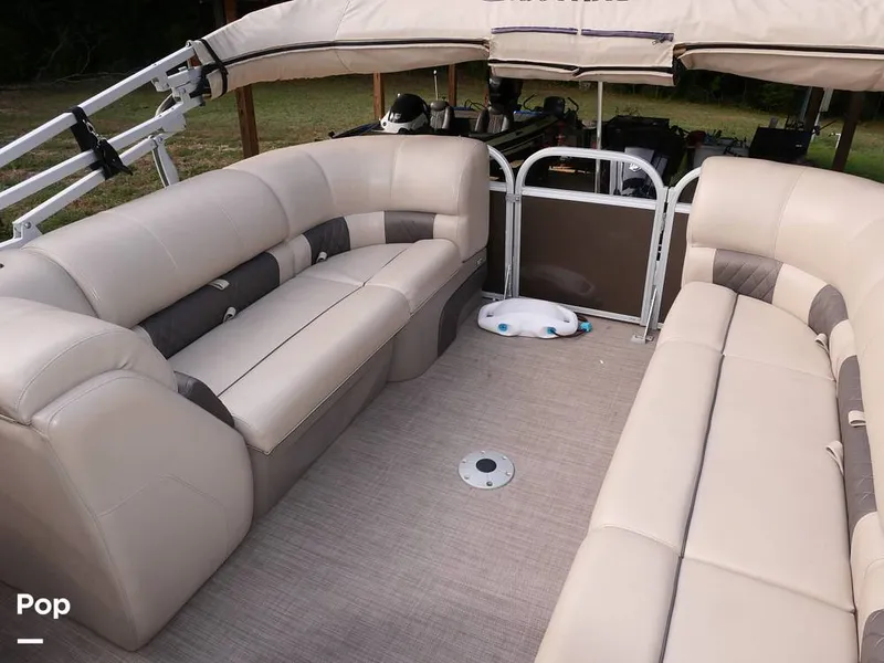 Slide: The Image of Sun Tracker Party Barge 22 DLX 2020 - 14663236