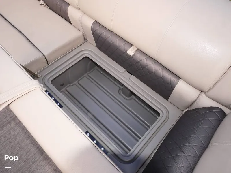 Slide: The Image of Sun Tracker Party Barge 22 DLX 2020 - 14663239