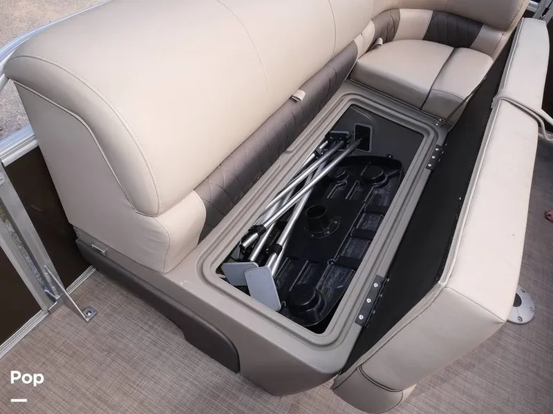 Slide: The Image of Sun Tracker Party Barge 22 DLX 2020 - 14663240