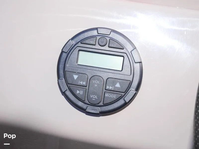 Slide: The Image of Sun Tracker Party Barge 22 DLX 2020 - 14663249