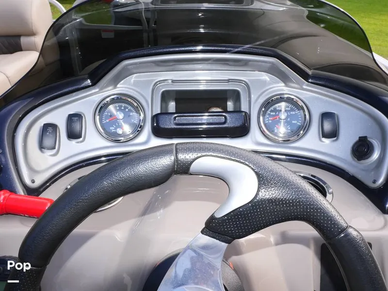 Slide: The Image of Sun Tracker Party Barge 22 DLX 2020 - 14663250