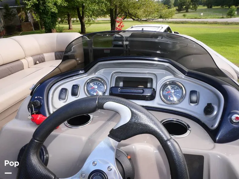 Slide: The Image of Sun Tracker Party Barge 22 DLX 2020 - 14663254