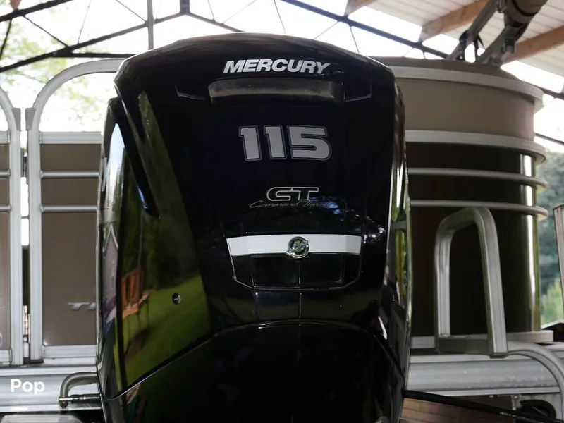 Slide: The Image of Sun Tracker Party Barge 22 DLX 2020 - 14663220