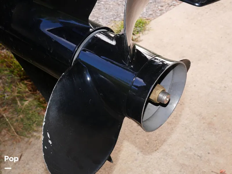 Slide: The Image of Sun Tracker Party Barge 22 DLX 2020 - 14663225