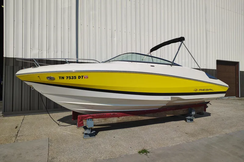 The Image of Regal 2250 Cuddy 2006 - 0