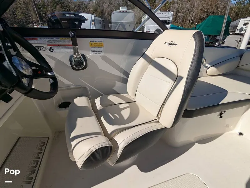 Slide: The Image of Captains Chair - 15110096