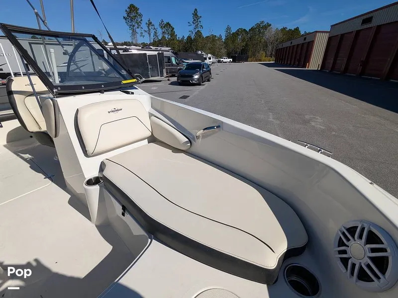 Slide: The Image of Comfortable Bow Seating - 15110107