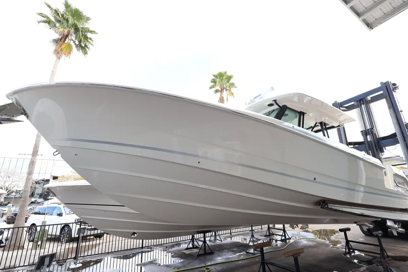 Slide: The Image of Boston Whaler 360 Outrage 2026 - 1