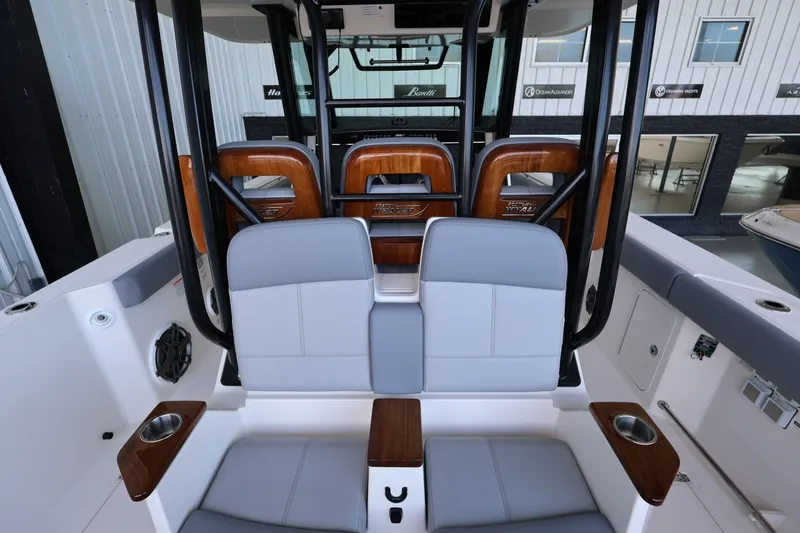 Slide: The Image of Boston Whaler 360 Outrage 2026 - 11