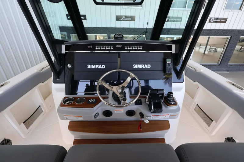 Slide: The Image of Boston Whaler 360 Outrage 2026 - 25