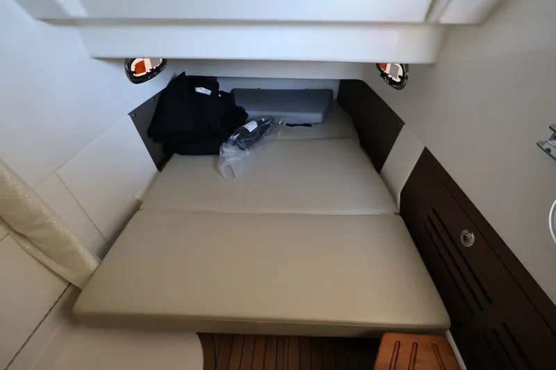 Slide: The Image of Boston Whaler 360 Outrage 2026 - 36
