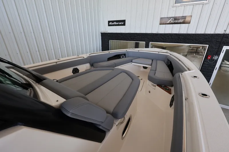 Slide: The Image of Boston Whaler 360 Outrage 2026 - 37