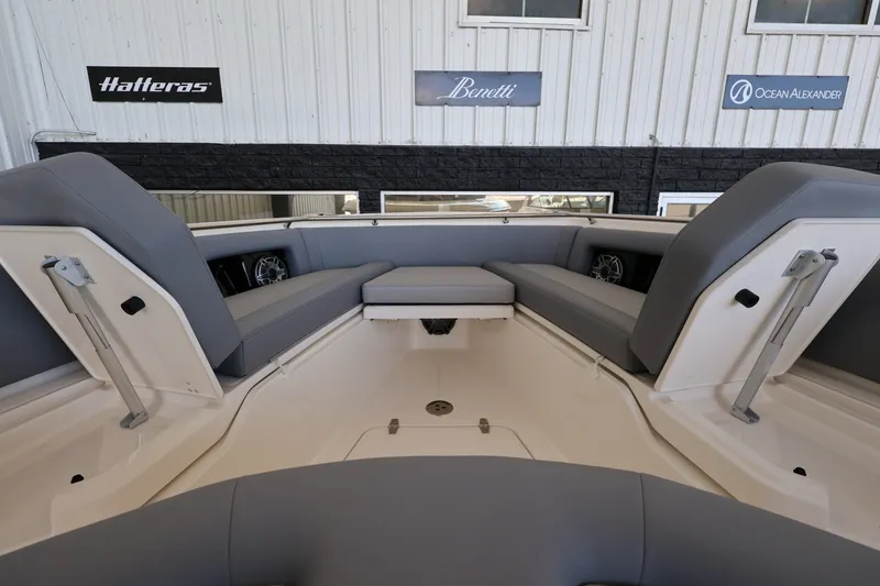 Slide: The Image of Boston Whaler 360 Outrage 2026 - 39