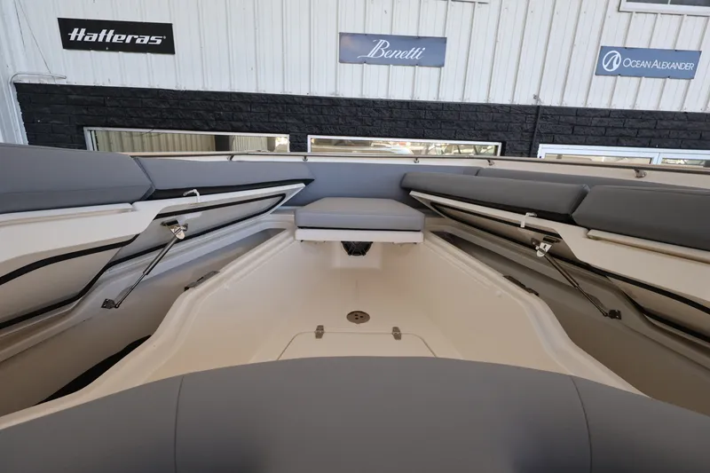 Slide: The Image of Boston Whaler 360 Outrage 2026 - 40