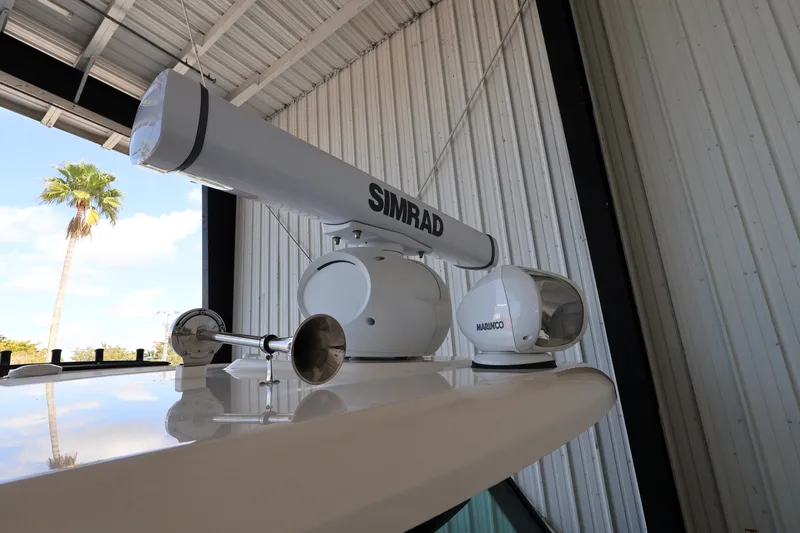 Slide: The Image of Boston Whaler 360 Outrage 2026 - 48