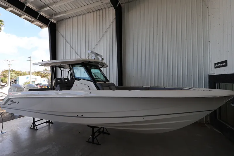 Slide: The Image of Boston Whaler 360 Outrage 2026 - 6