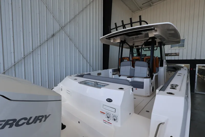 Slide: The Image of Boston Whaler 360 Outrage 2026 - 7