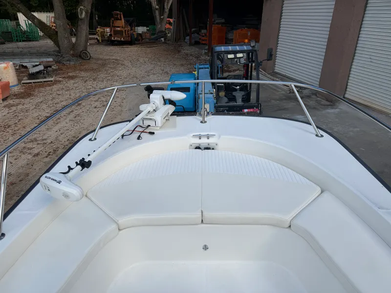 Slide: The Image of Boston Whaler 190 MONTAUAK 2015 - 13