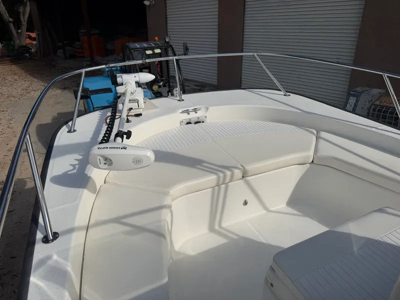Slide: The Image of Boston Whaler 190 MONTAUAK 2015 - 14