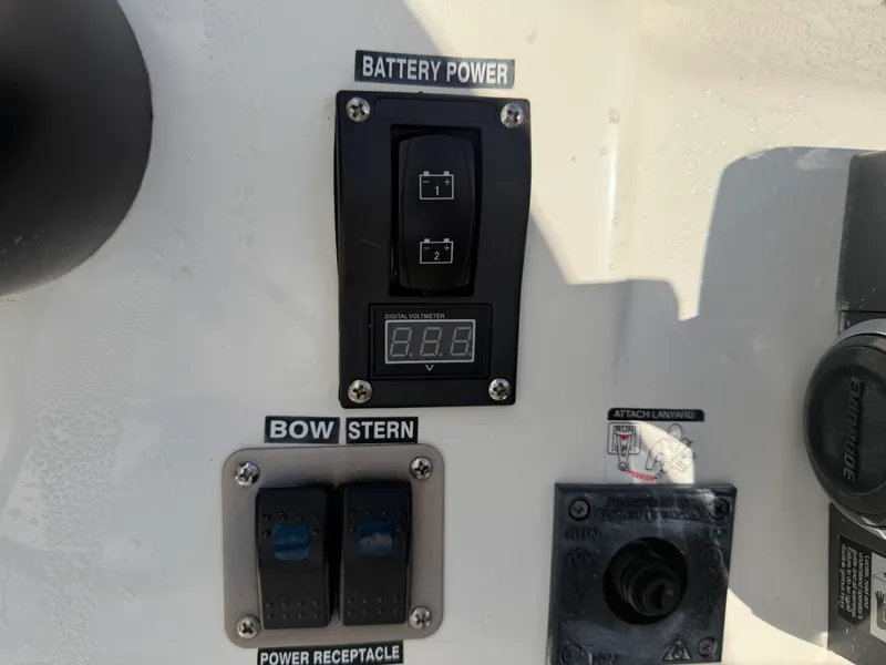 Slide: The Image of Boston Whaler 190 MONTAUAK 2015 - 29