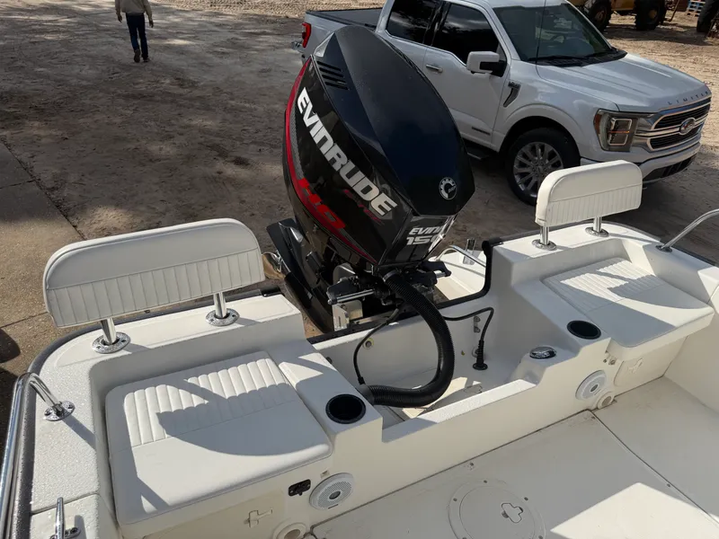 Slide: The Image of Boston Whaler 190 MONTAUAK 2015 - 31