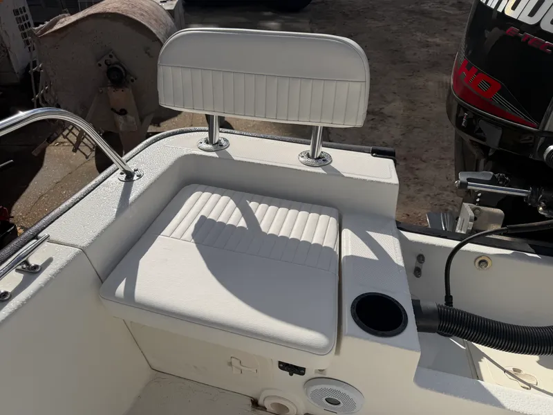 Slide: The Image of Boston Whaler 190 MONTAUAK 2015 - 33