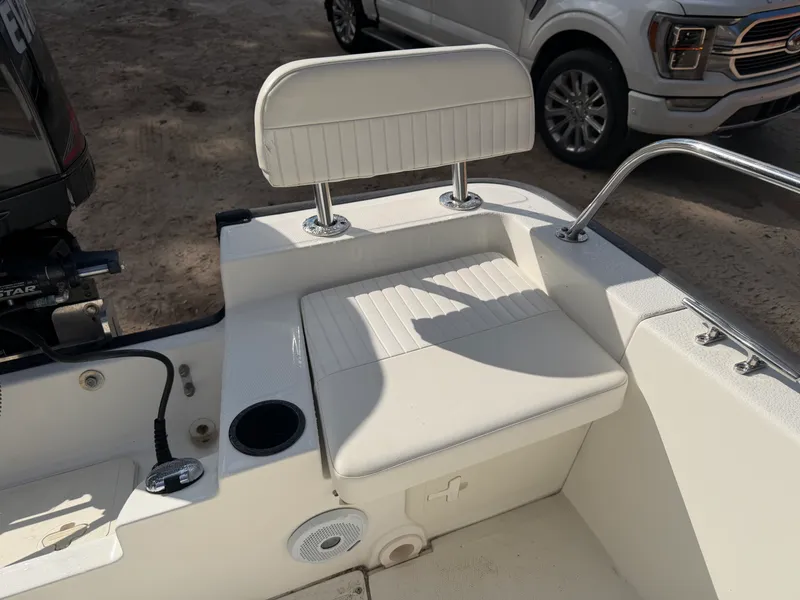 Slide: The Image of Boston Whaler 190 MONTAUAK 2015 - 34
