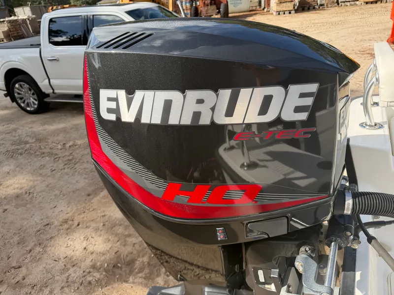 Slide: The Image of Boston Whaler 190 MONTAUAK 2015 - 43