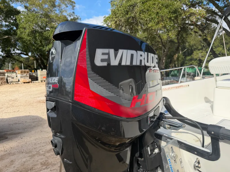 Slide: The Image of Boston Whaler 190 MONTAUAK 2015 - 46