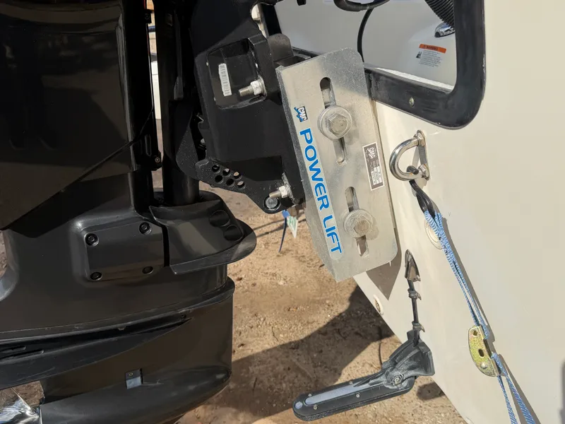 Slide: The Image of Boston Whaler 190 MONTAUAK 2015 - 48