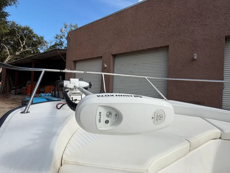 Slide: The Image of Boston Whaler 190 MONTAUAK 2015 - 56